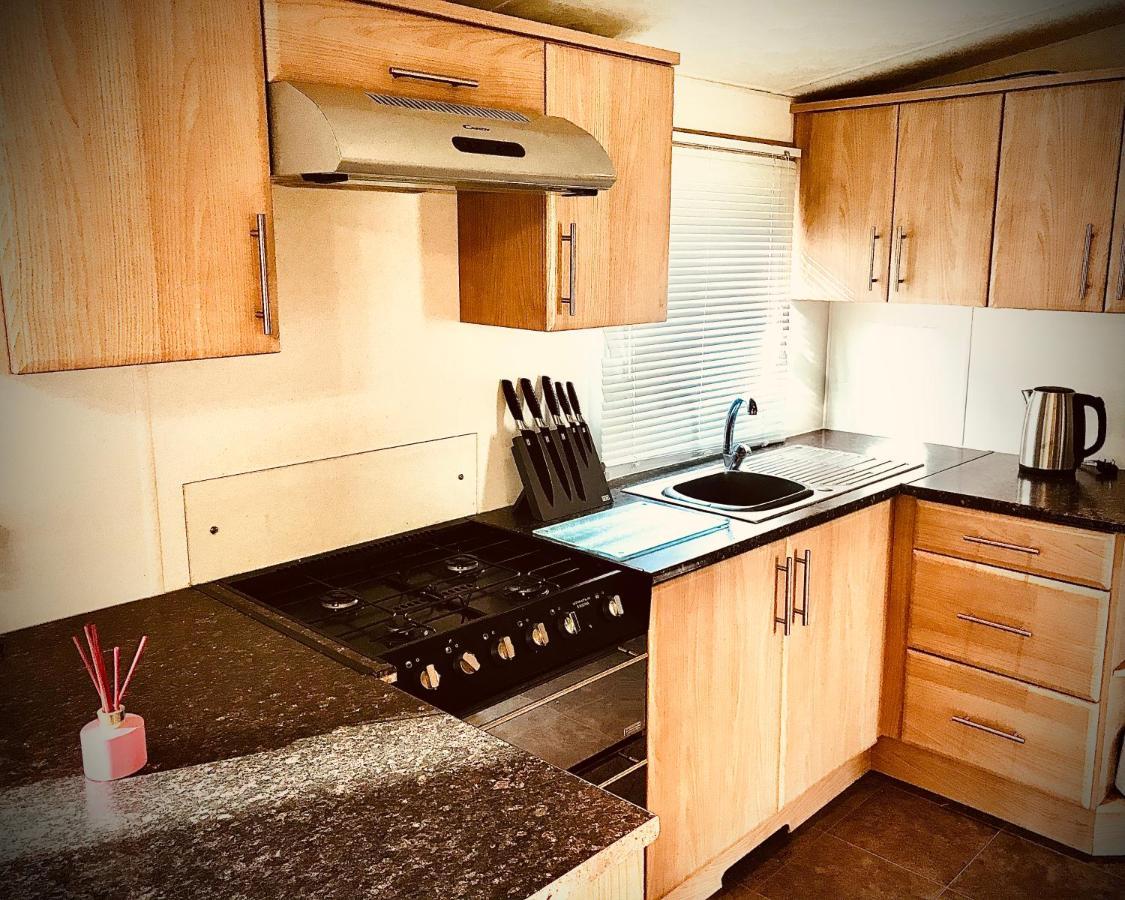 Turnberry Caravan Quiet Peaceful Location Near Golf Spas And Beaches Girvan Exteriör bild