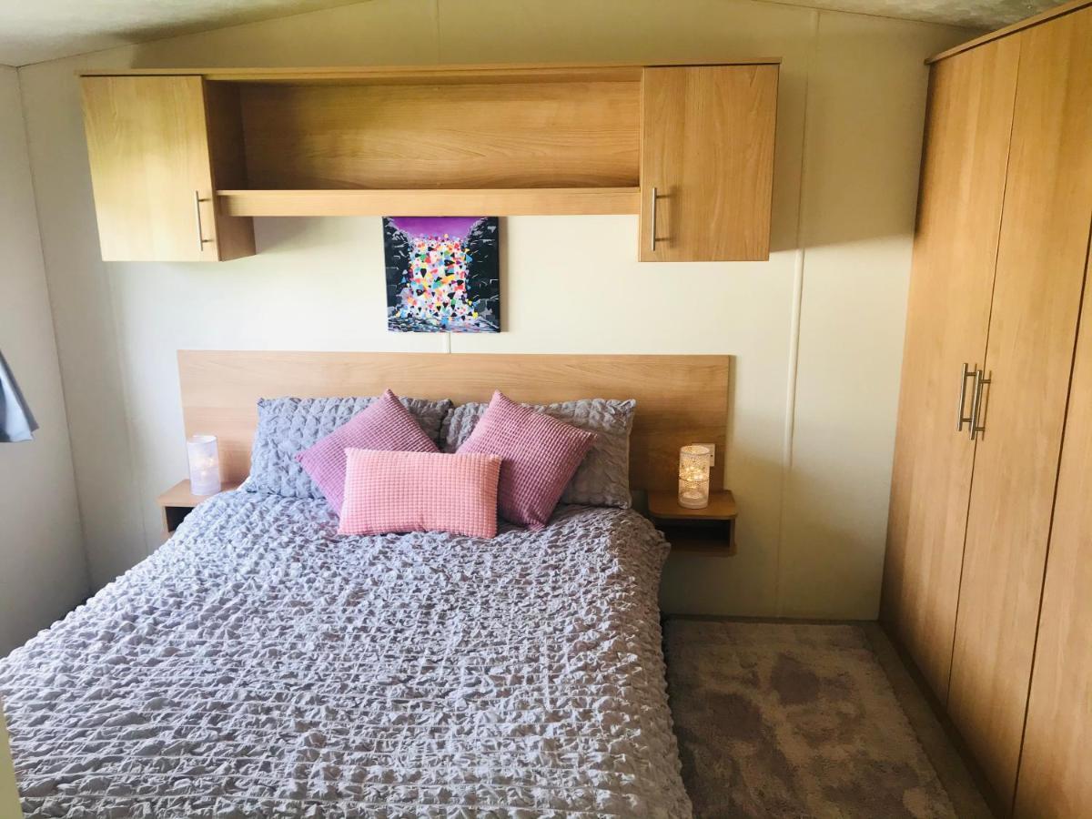 Turnberry Caravan Quiet Peaceful Location Near Golf Spas And Beaches Girvan Exteriör bild